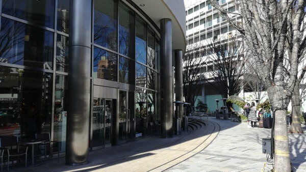スタバ六本木外観
