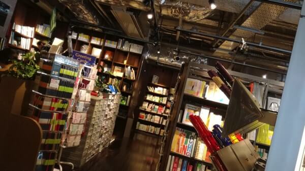 ツタヤスタバ六本木店内
