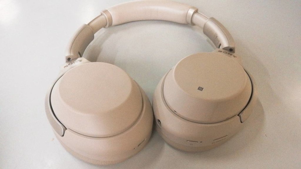 sonyのノイズキャンセリングヘッドホン